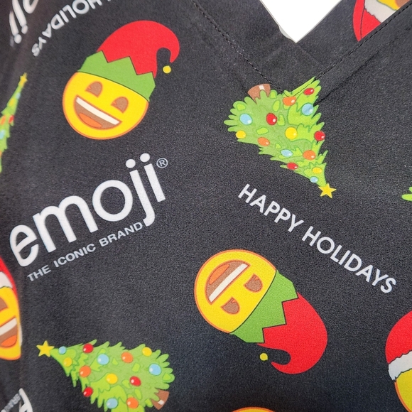Emoji New W Tag Holiday Scrubs Top Christmas Trees Happy Holidays XL Xtra Large - Picture 5 of 8